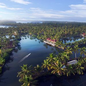 Munroe Island Lake Resort